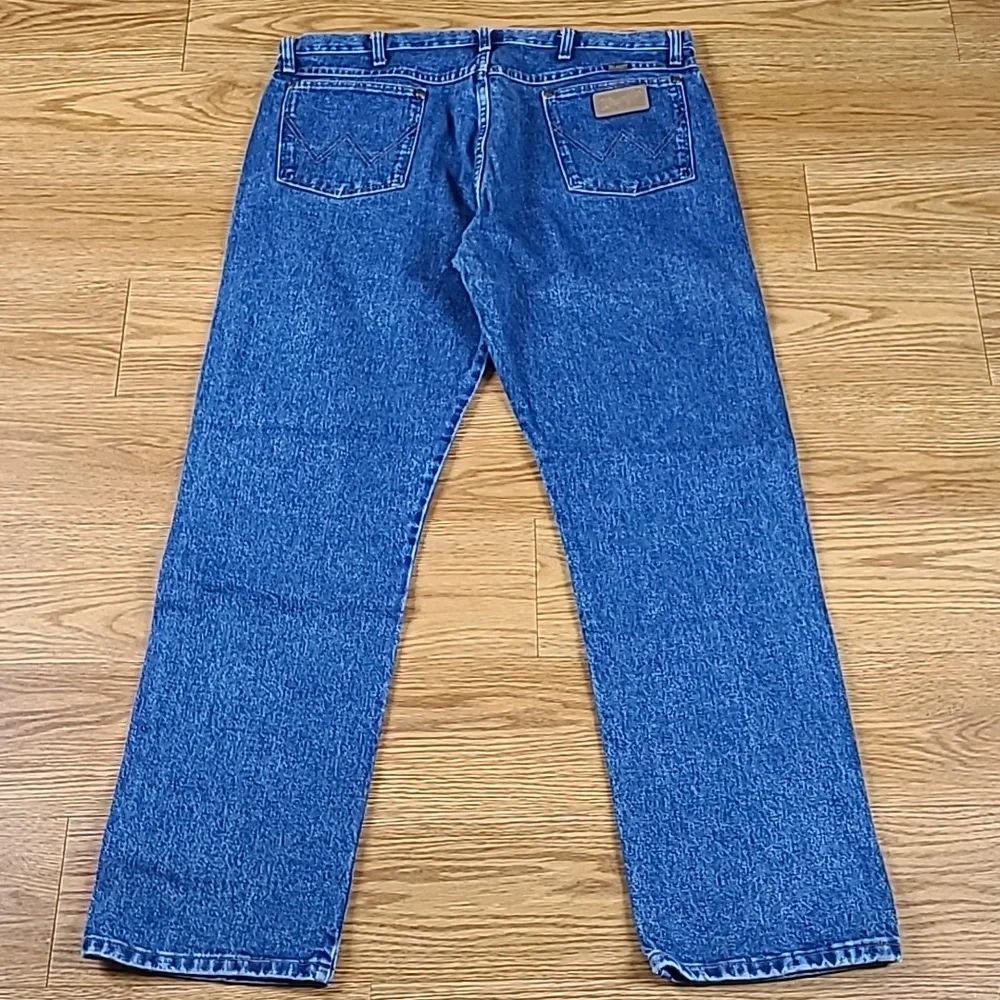 WRANGLER VINTAGE MENS STRAIGHT FADED DISTRESSED BLUE JEANS 38x31